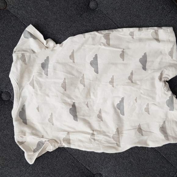 Gap Short-Sleeve Romper 3-6M - Picture 3 of 3